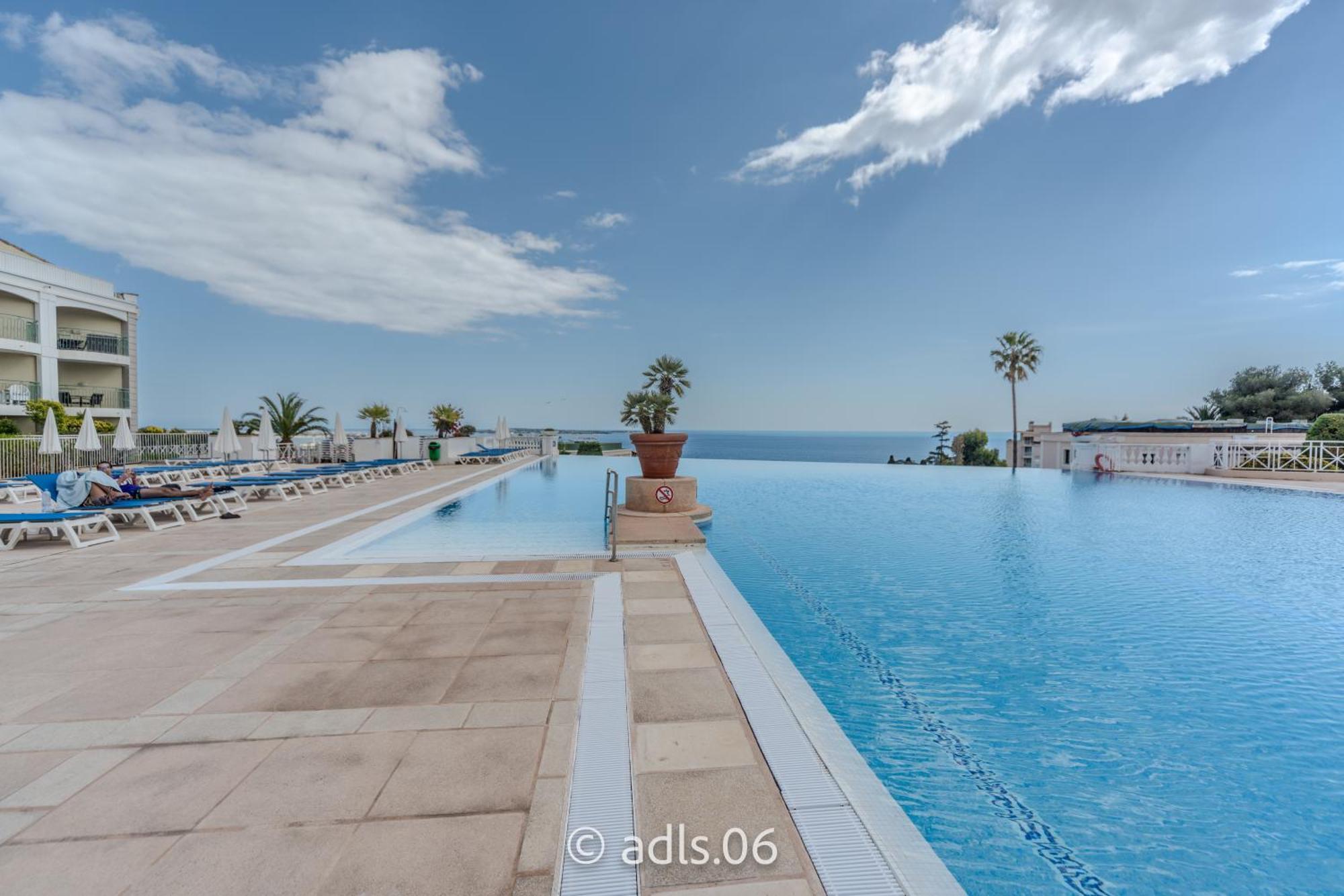 Un Studio De Charme Vue Mer & Piscine D'Exception Cannes Luaran gambar