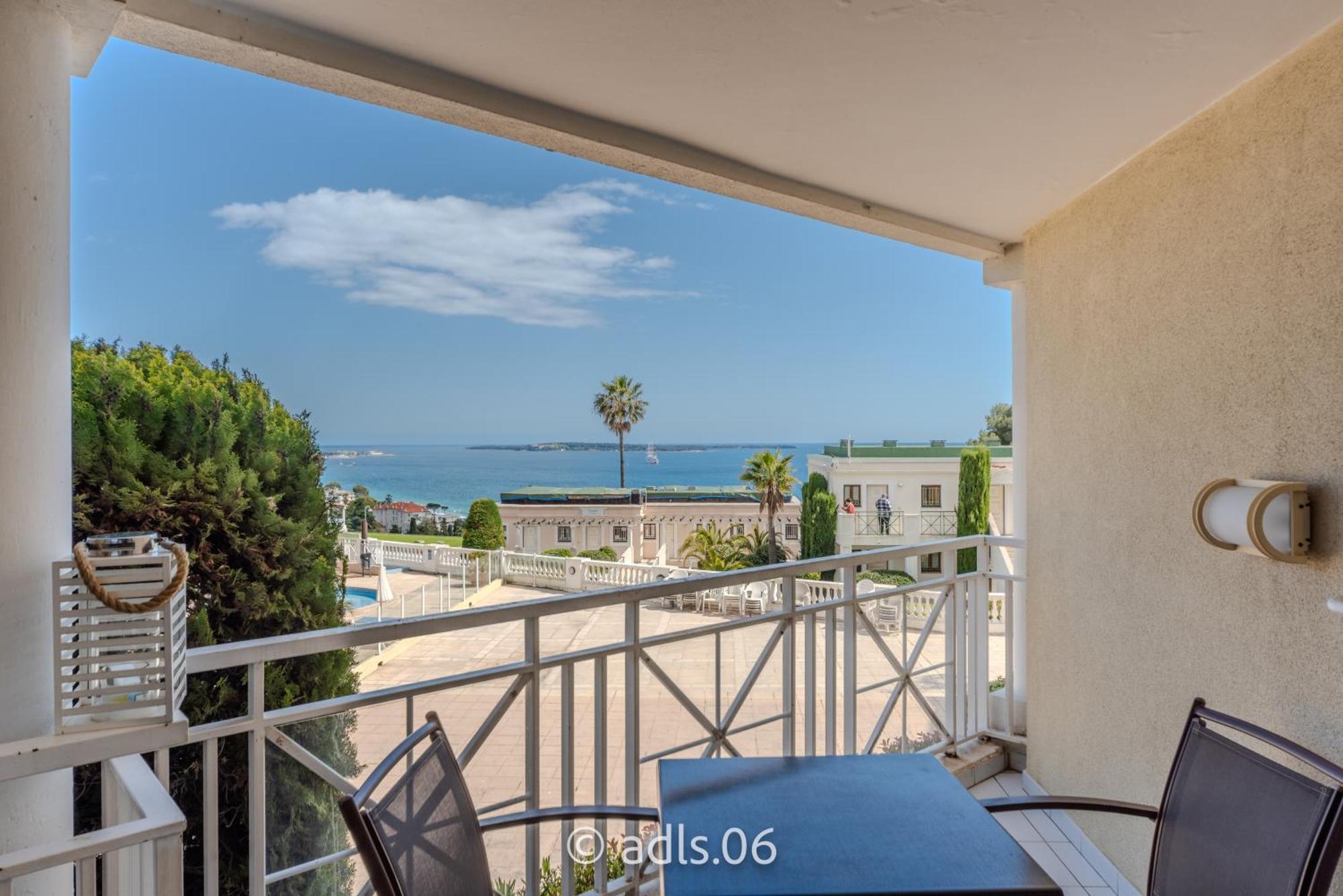 Un Studio De Charme Vue Mer & Piscine D'Exception Cannes Luaran gambar