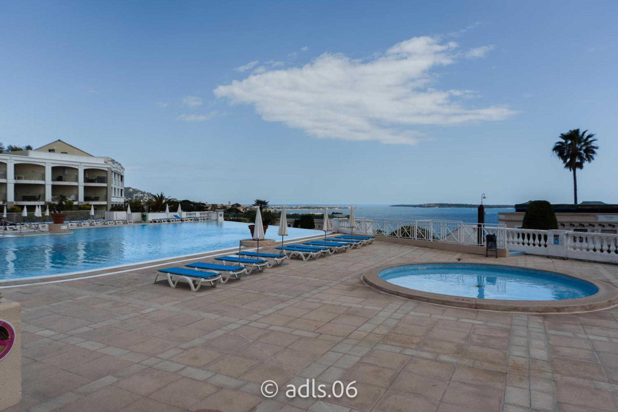 Un Studio De Charme Vue Mer & Piscine D'Exception Cannes Luaran gambar