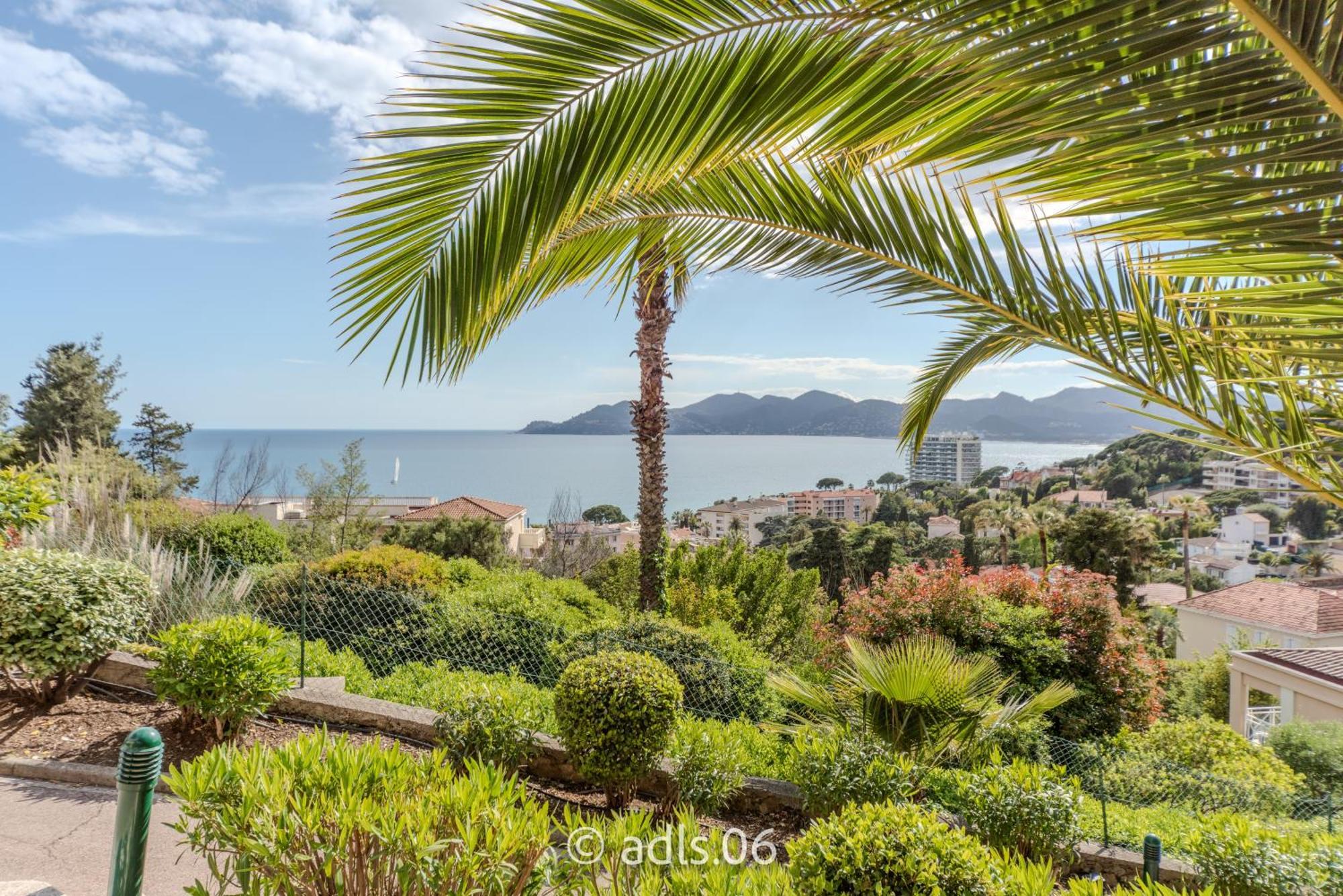 Un Studio De Charme Vue Mer & Piscine D'Exception Cannes Luaran gambar
