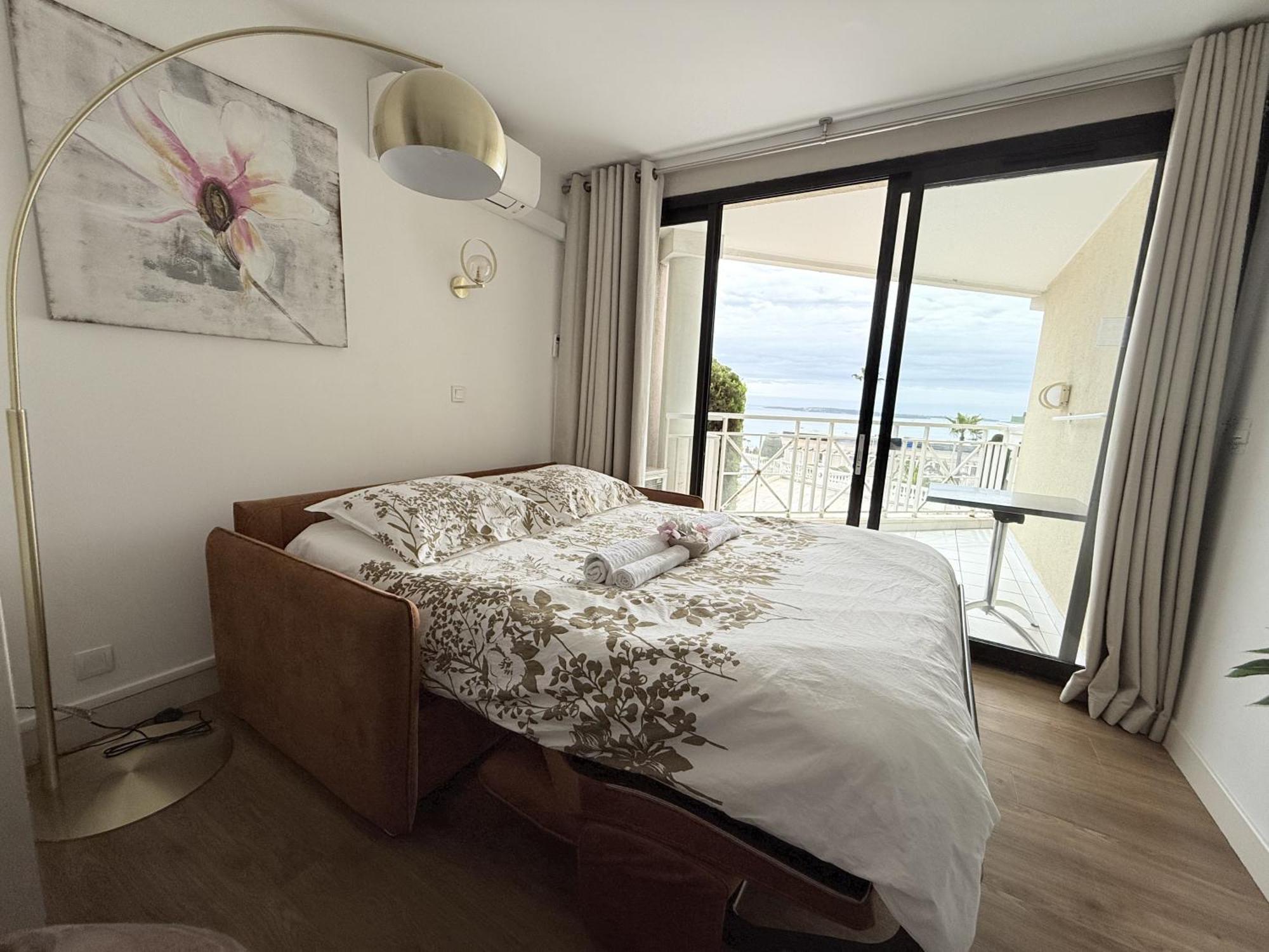 Un Studio De Charme Vue Mer & Piscine D'Exception Cannes Luaran gambar