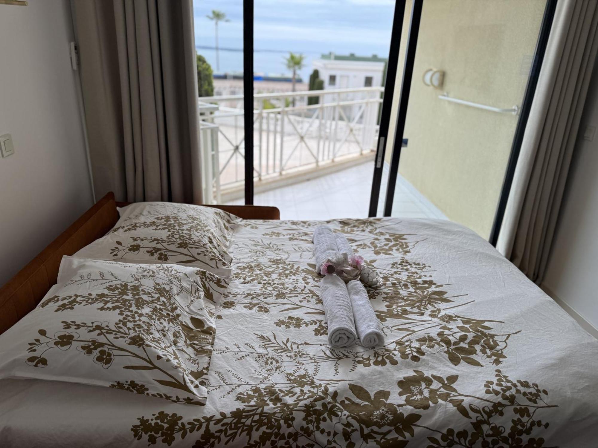 Un Studio De Charme Vue Mer & Piscine D'Exception Cannes Luaran gambar